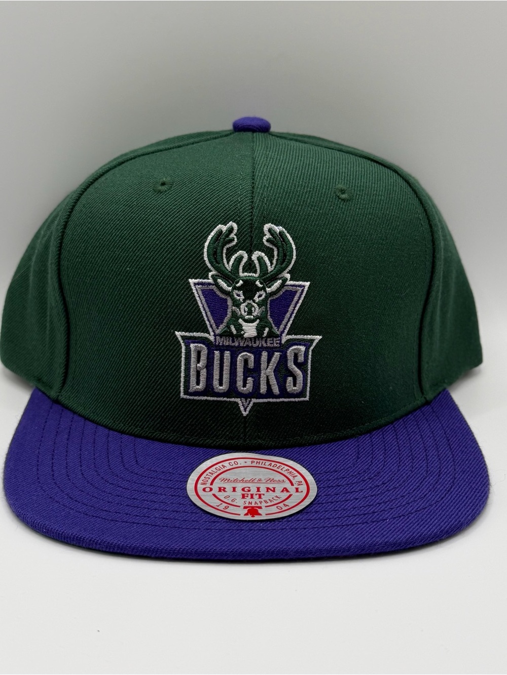 Milwaukee Bucks Mitchell & Ness NBA HWC Team Two-Tone 2.0 Snapback Hat Cap
